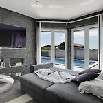 In Fa Ana Near With Pool Villa *