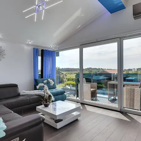 In Fa Ana Near With Pool