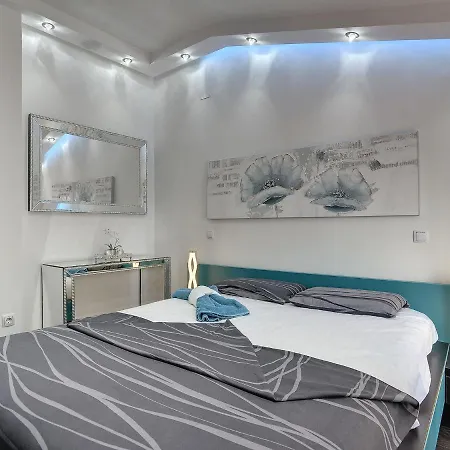 In Fa Ana Near With Pool * Valbandon