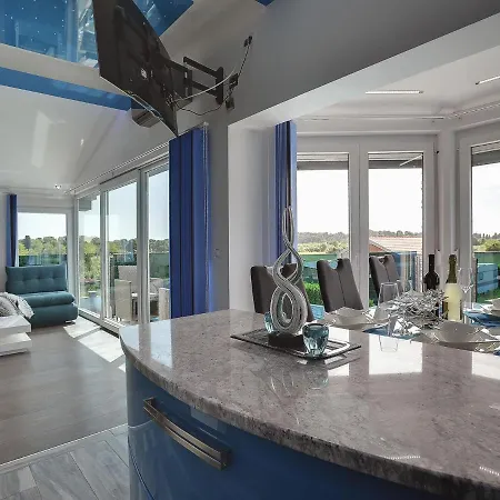 In Fa Ana Near With Pool Villa Valbandon