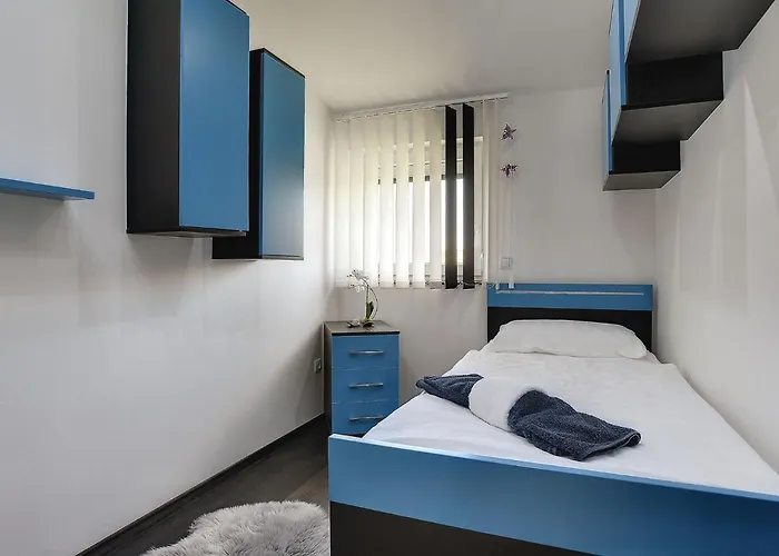 In Fa Ana Near With Pool Villa *