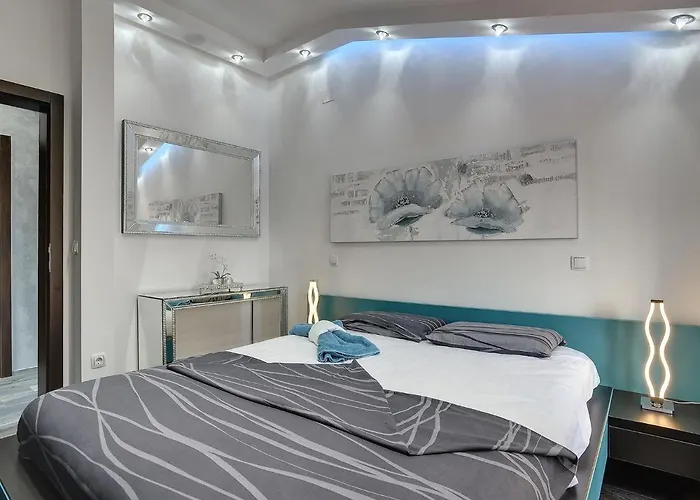 In Fa Ana Near With Pool * Valbandon