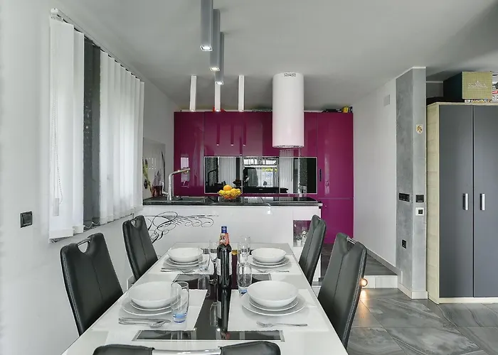 Villa In Fa Ana Near With Pool