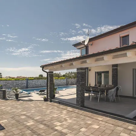 Villa Modern In Fa Ana With Private Pool