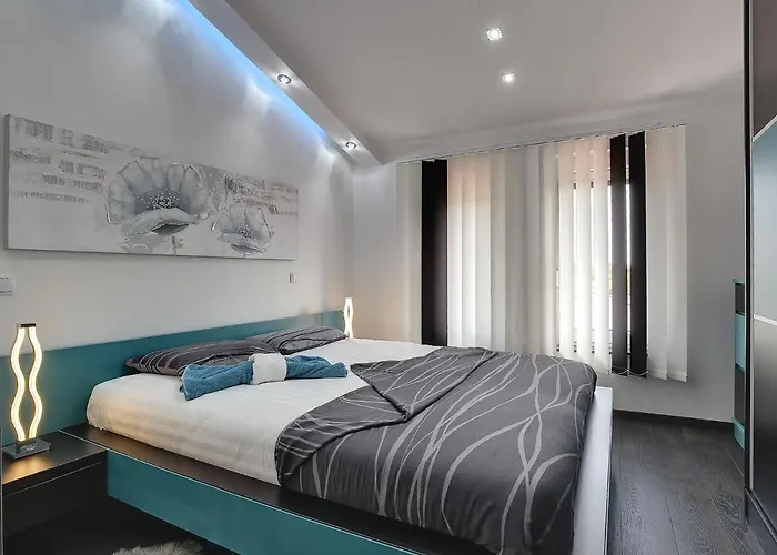 Villa In Fa Ana Near With Pool Valbandon